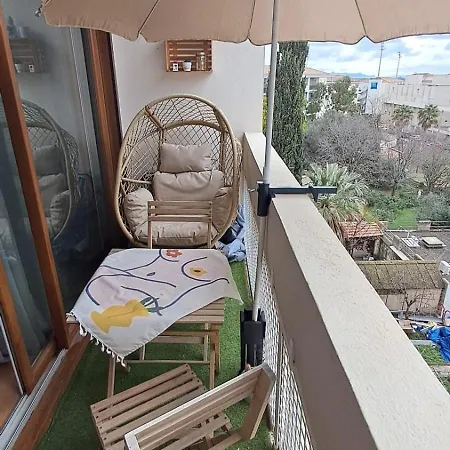 Charming T1 With Balcony In * Hyeres