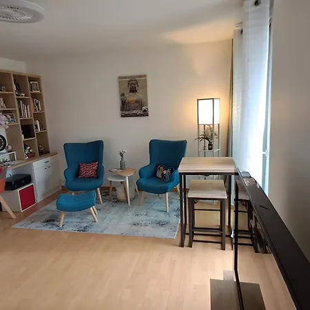 Apartment Charming T1 With Balcony In *