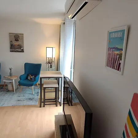 Charming T1 With Balcony In Hyeres